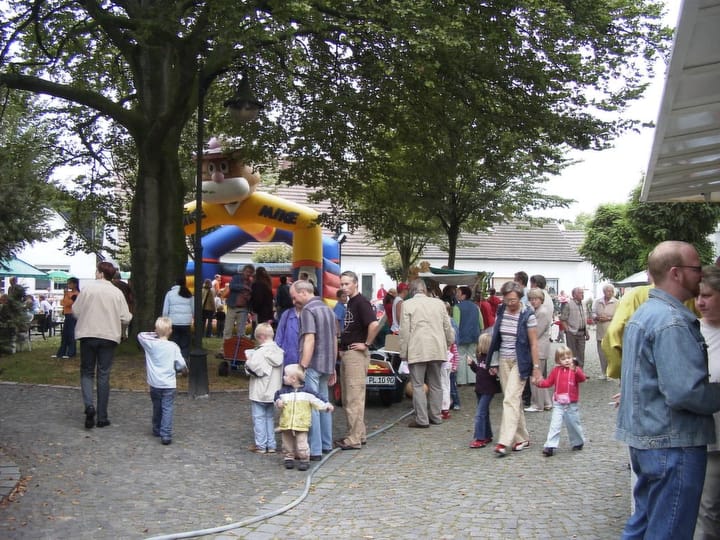 Foto aus Kinderflohmarkt · 2005
