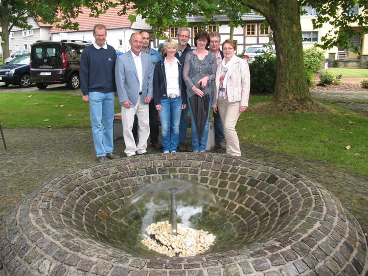 Foto aus Dorfplatz erwacht · 2014